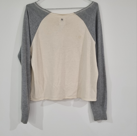 BILLABONG Women's long sleeve top, size Medium California Love Bear - Picture 3 of 6